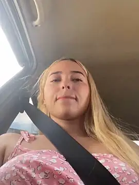 Snapshot of Irisweet_ chatting on 12.15.24 Irisweet online show from 12.15.24