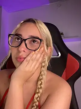 Snapshot of Irisweet_ chatting on 01.31.25 Irisweet online show from 01.31.25