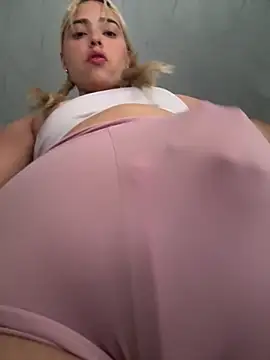 Snapshot of Irisweet_ chatting on 02.09.25 Irisweet online show from 02.09.25