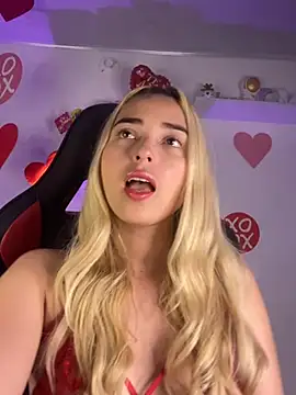 Snapshot of Irisweet_ chatting on 02.15.25 Irisweet online show from 02.15.25