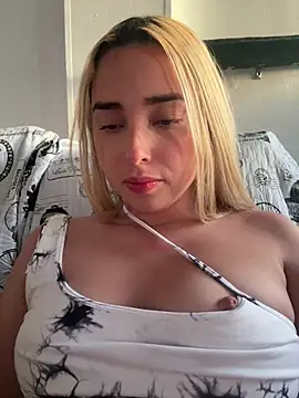 Snapshot of Irisweet_ chatting on 02.17.25 Irisweet online show from 02.17.25