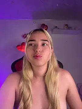 Snapshot of Irisweet_ chatting on 02.21.25 Irisweet online show from 02.21.25