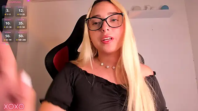 Snapshot of Irisweet_ chatting on 03.18.25 Irisweet online show from 03.18.25