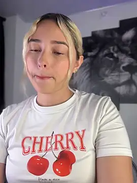 Snapshot of Irisweet_ chatting on 09.20.25 Irisweet online show from 09.20.25