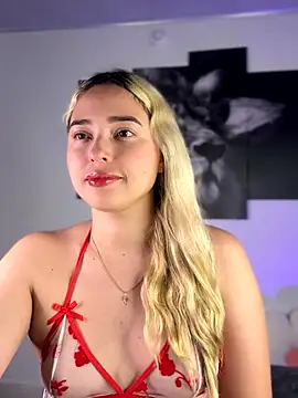 Snapshot of Irisweet_ chatting on 09.21.25 Irisweet online show from 09.21.25