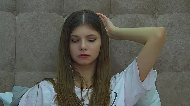 Snapshot of AudreyBarlow chatting on 02.08.25 AudreyBarlow online show from 02.08.25