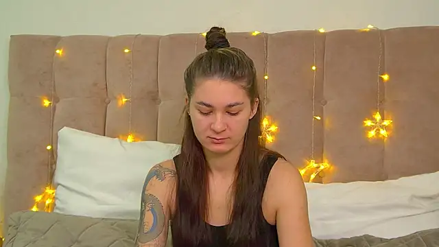 Snapshot of RachelSimpson chatting on 12.22.24 RachelSimpson online show from 12.22.24