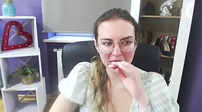 Zoey Erotic online show from 02.06.25