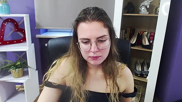 Zoey Erotic online show from 02.13.25