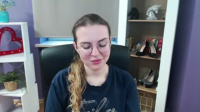 Zoey Erotic online show from 02.26.25