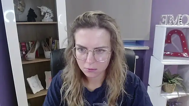 Zoey Erotic online show from 09.16.25