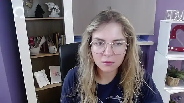 Zoey Erotic online show from 09.19.25