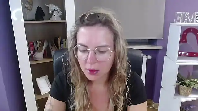 Zoey Erotic online show from 09.22.25