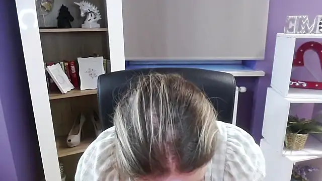 Zoey Erotic online show from 09.25.25