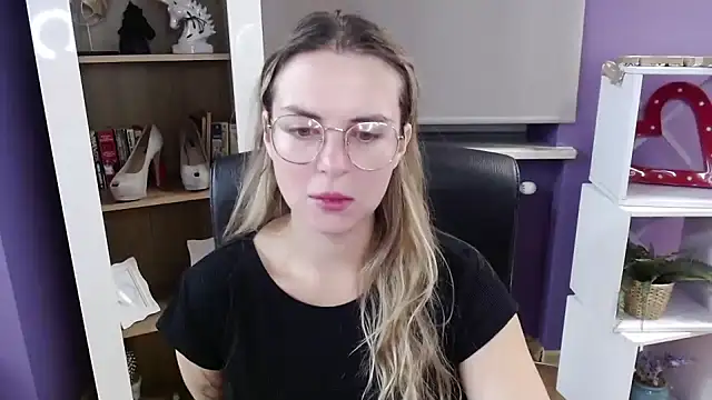 Zoey Erotic online show from 10.21.25