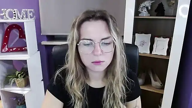 Zoey Erotic online show from 10.23.25