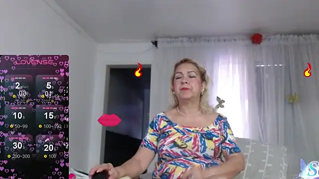 Snapshot of linapalacios chatting on 02.21.26 linapalacios online show from 02.21.26