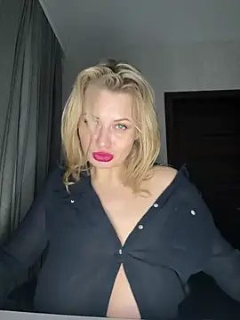 Evellyn online show from 02.09.25