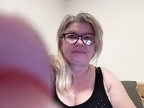 Snapshot of Diana_49 chatting on 04.10.26 Diana 49 online show from 04.10.26
