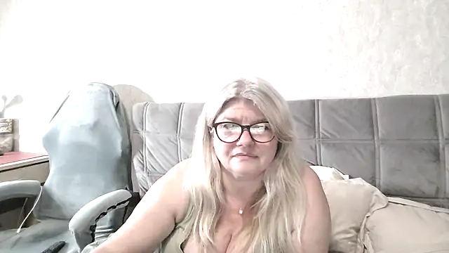 Snapshot of Diana_49 chatting on 05.05.26 Diana 49 online show from 05.05.26