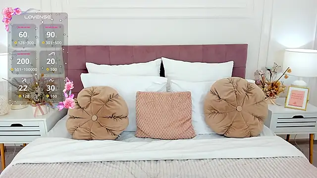 Snapshot of JasmiLyn chatting on 10.08.25 JasmiLyn online show from 10.08.25