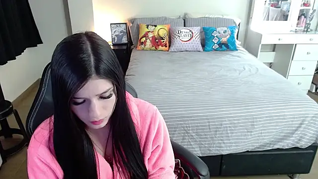 Snapshot of kittykat18x chatting on 03.10.25 kittykat18x online show from 03.10.25