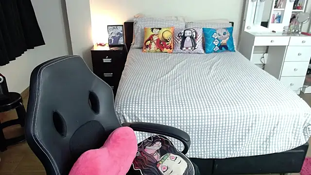 Snapshot of kittykat18x chatting on 03.12.25 kittykat18x online show from 03.12.25