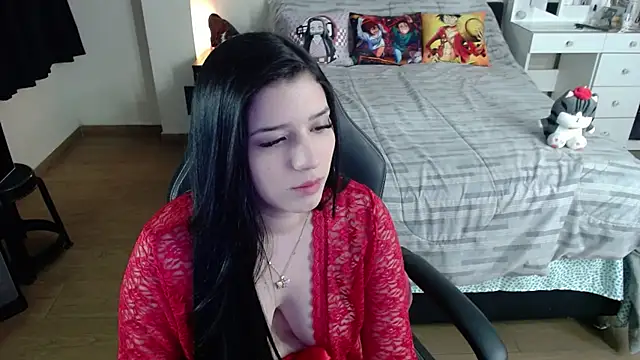 Snapshot of kittykat18x chatting on 10.24.25 kittykat18x online show from 10.24.25