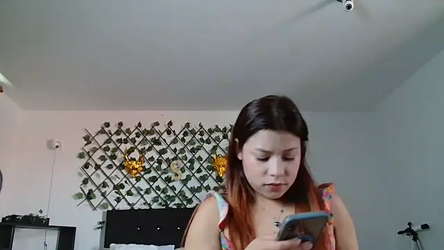 Snapshot of 3littleschoolteens chatting on 02.11.26 3littleschoolteens online show from 02.11.26