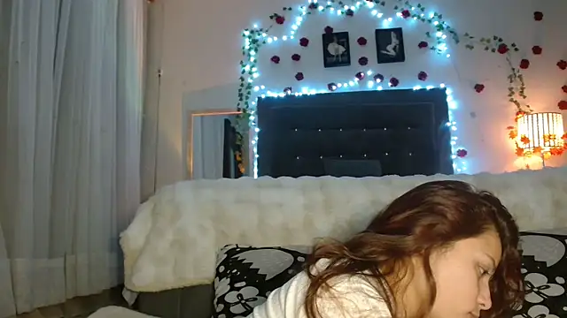 Snapshot of 3littleschoolteens chatting on 02.15.26 3littleschoolteens online show from 02.15.26