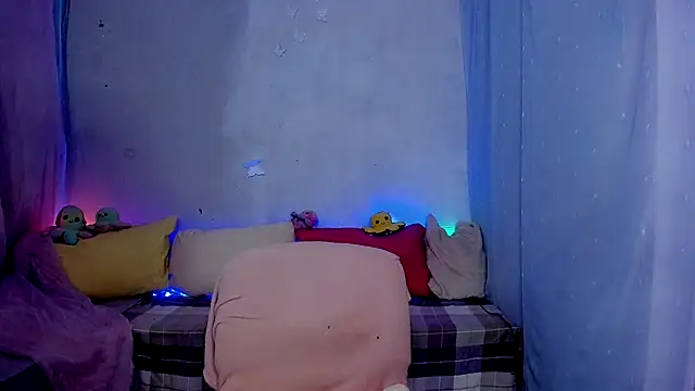 Snapshot of LickLizzy chatting on 02.02.25 LickLizzy online show from 02.02.25