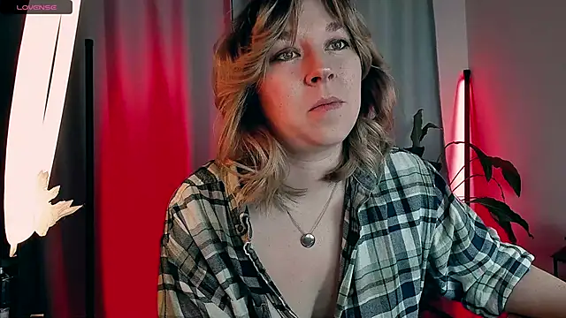 Snapshot of 5_in_one chatting on 02.18.26 5 in one online show from 02.18.26