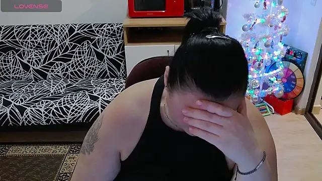 Snapshot of fayette_ chatting on 12.15.25 fayette online show from 12.15.25