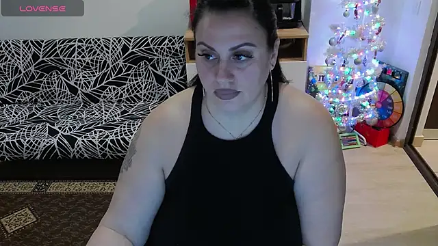 Snapshot of fayette_ chatting on 12.21.25 fayette online show from 12.21.25