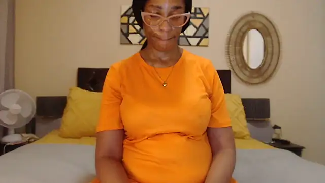 Creamyass22 online show from 11.24.25