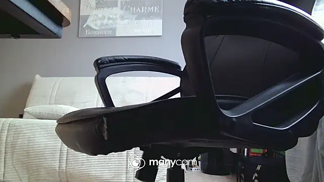 Snapshot of scorvierge@xh chatting on 02.12.26 scorviergexh online show from 02.12.26