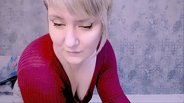 Snapshot of Djullia chatting on 02.07.25 Djullia online show from 02.07.25