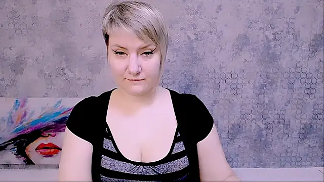 Snapshot of Djullia chatting on 02.13.25 Djullia online show from 02.13.25