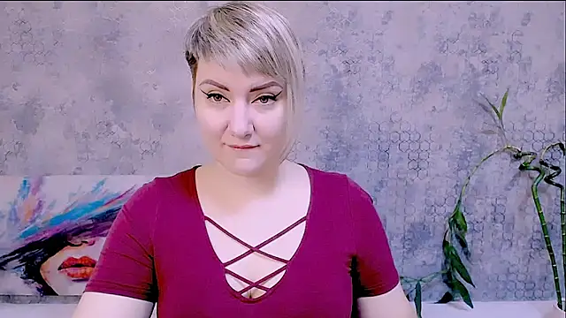 Snapshot of Djullia chatting on 11.30.25 Djullia online show from 11.30.25