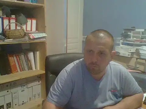 Snapshot of manubm03 chatting on 05.27.26 manubm03 online show from 05.27.26