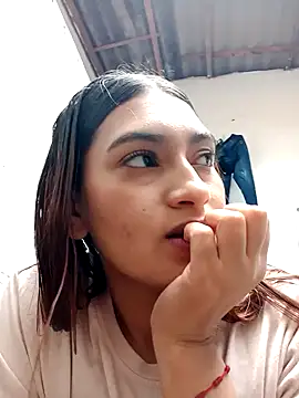 Snapshot of annie-19 chatting on 02.10.25 annie-19 online show from 02.10.25