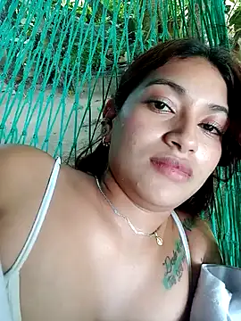 Snapshot of annie-19 chatting on 10.09.25 annie-19 online show from 10.09.25