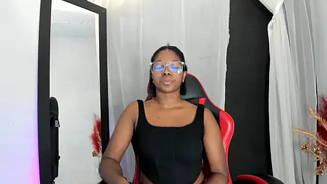 Snapshot of nilosolem chatting on 06.19.26 nilosolem online show from 06.19.26