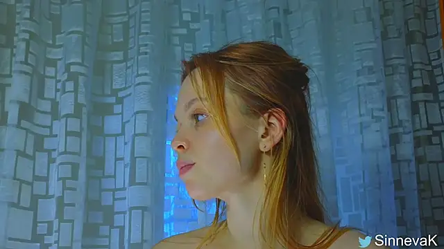 Snapshot of sinteas chatting on 02.14.25 sinteas online show from 02.14.25