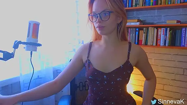 Snapshot of sinteas chatting on 02.18.25 sinteas online show from 02.18.25