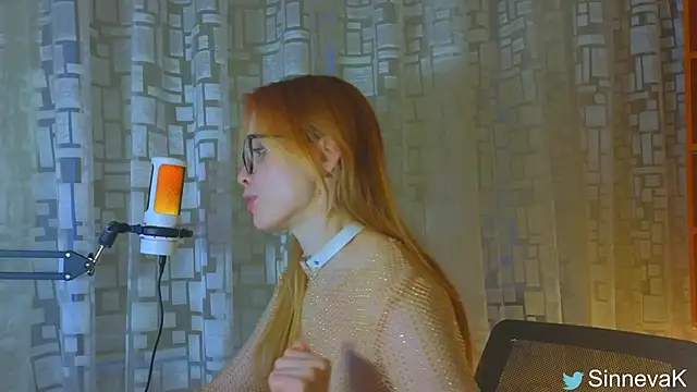 Snapshot of sinteas chatting on 02.20.25 sinteas online show from 02.20.25