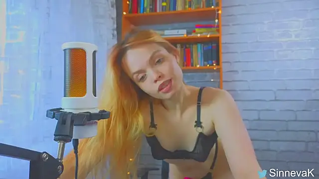 Snapshot of sinteas chatting on 03.13.25 sinteas online show from 03.13.25