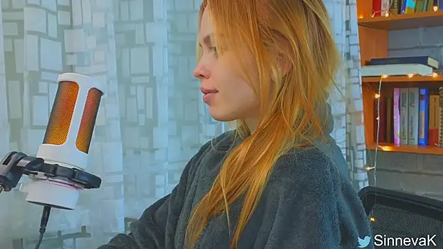 Snapshot of sinteas chatting on 03.15.25 sinteas online show from 03.15.25