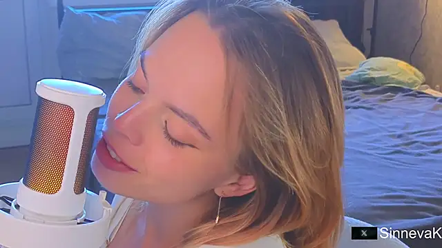 Snapshot of sinteas chatting on 09.10.25 sinteas online show from 09.10.25