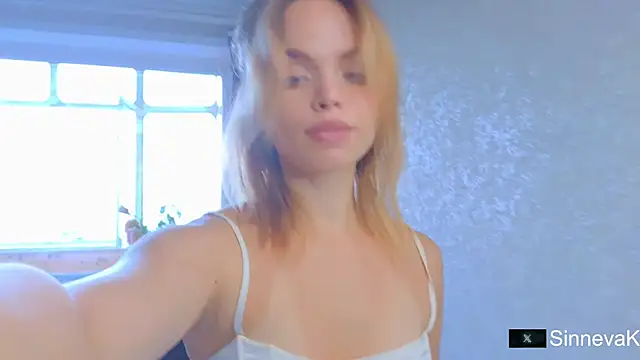 Snapshot of sinteas chatting on 09.20.25 sinteas online show from 09.20.25